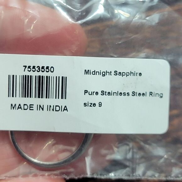 Midnight Sapphire Solitare Ring - Picture 14 of 14